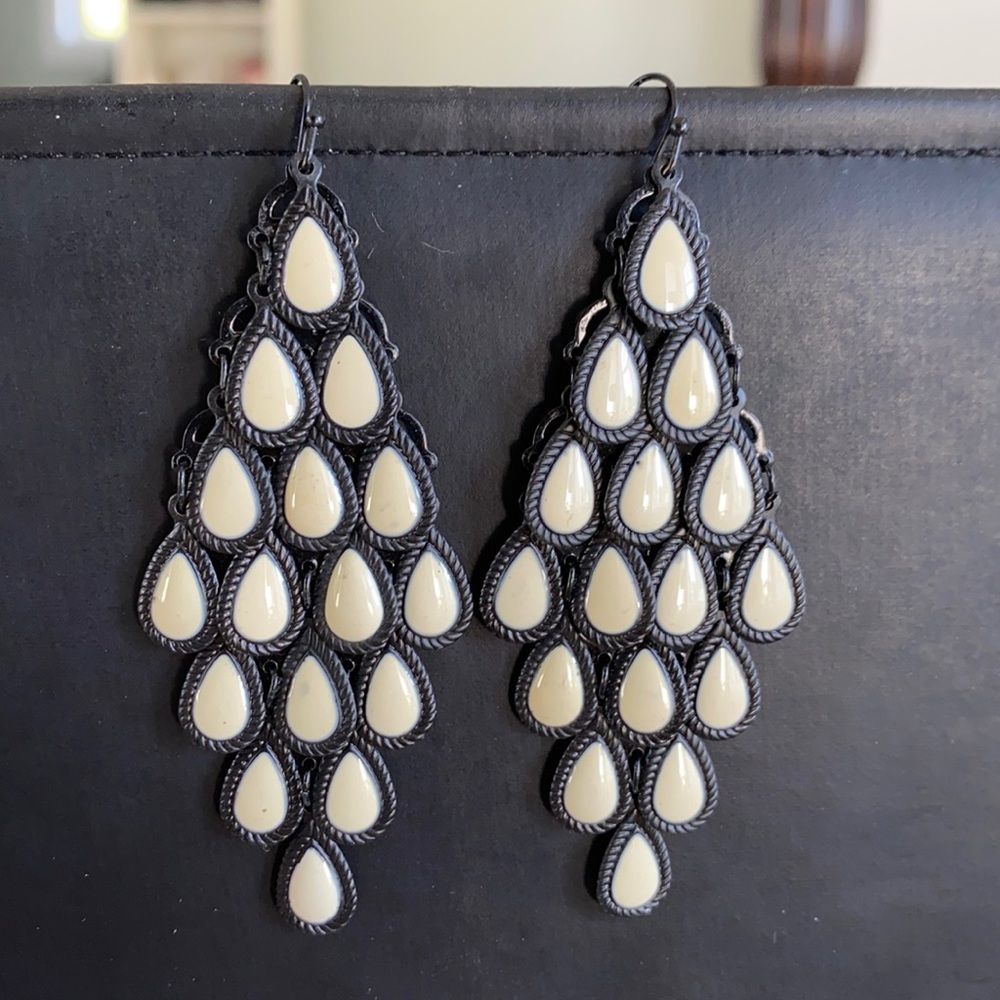 $5 ADD ON - Black and white chain mail earrings